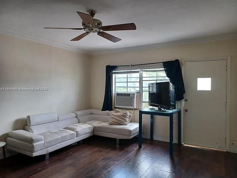 1455 Michigan Ave # 2