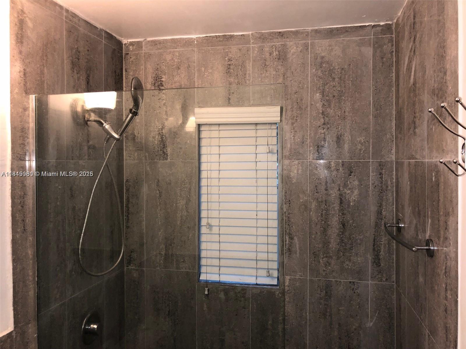1455 Michigan Ave # 2