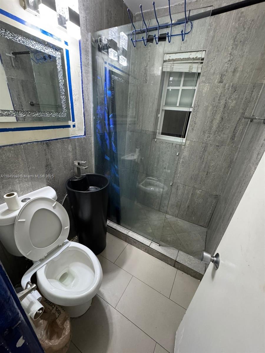 1455 Michigan Ave # 2