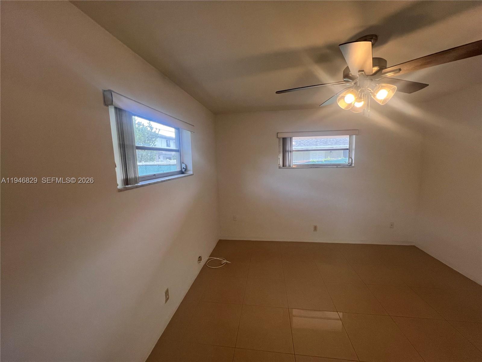 5010 SW 26th Ave # 3 Unit: 1-3