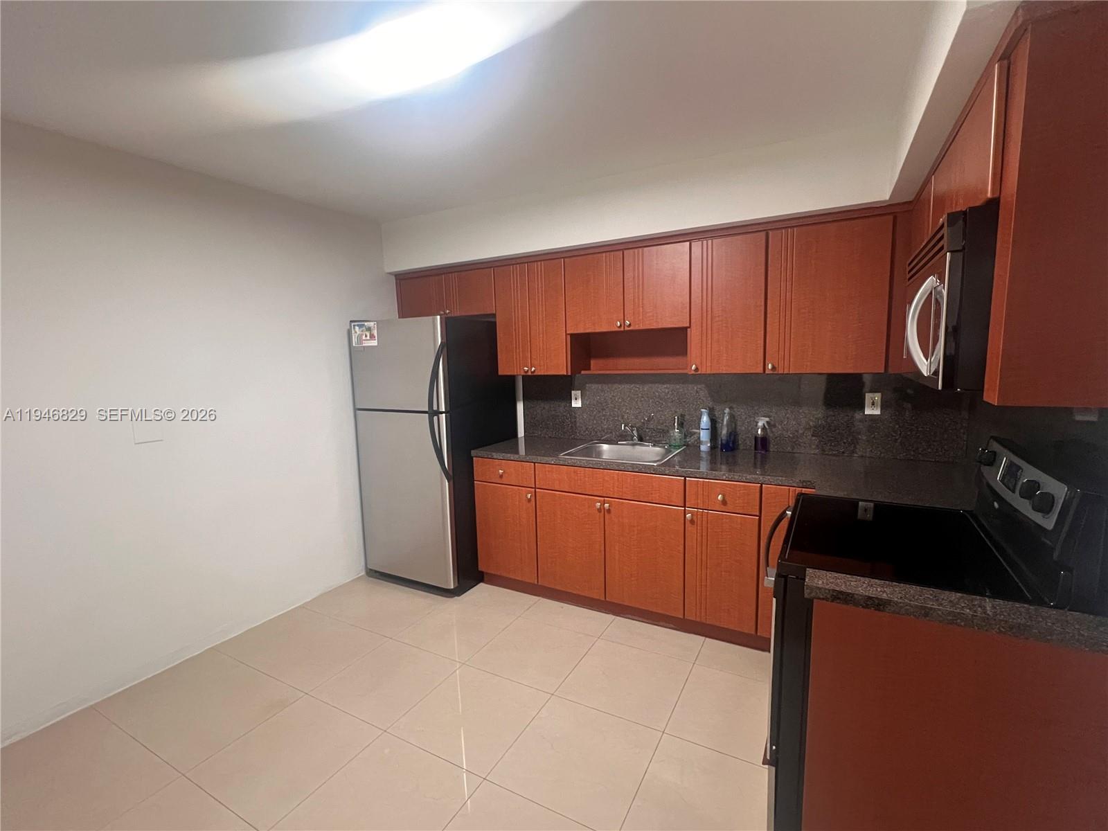 5010 SW 26th Ave # 3 Unit: 1-3