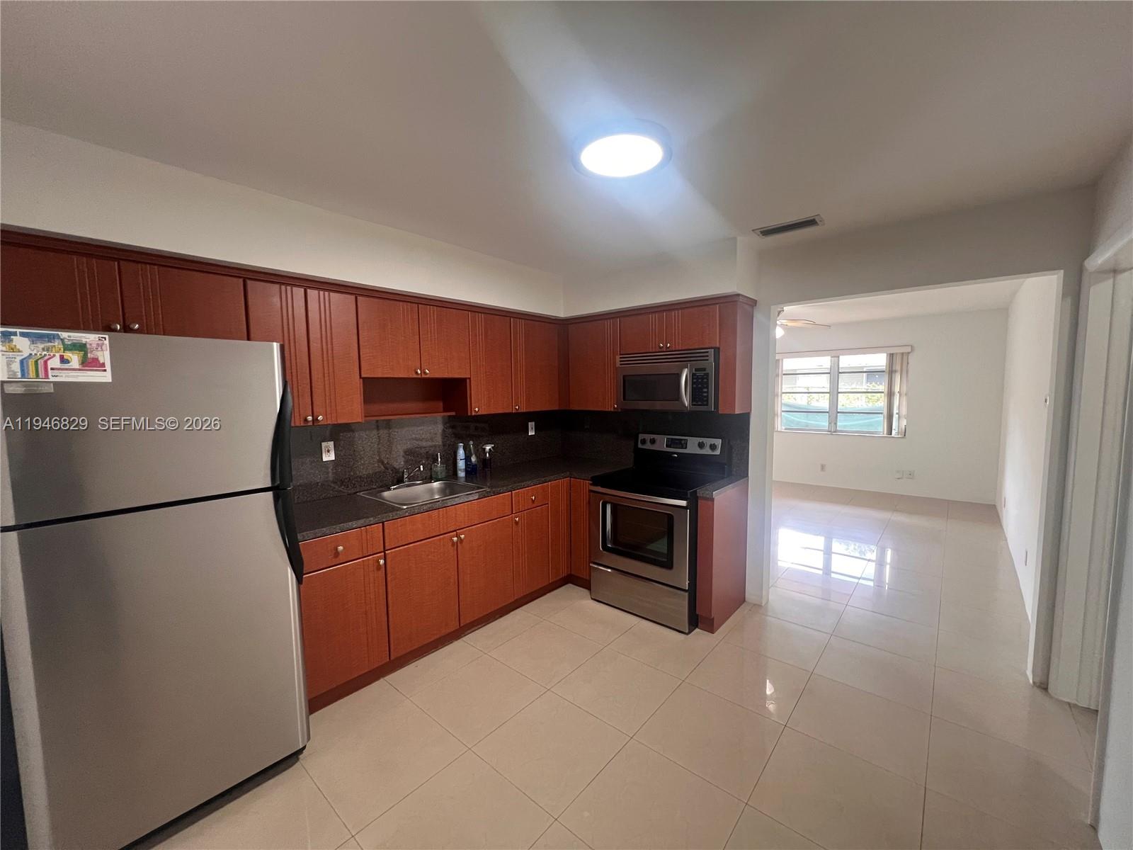 5010 SW 26th Ave # 3 Unit: 1-3