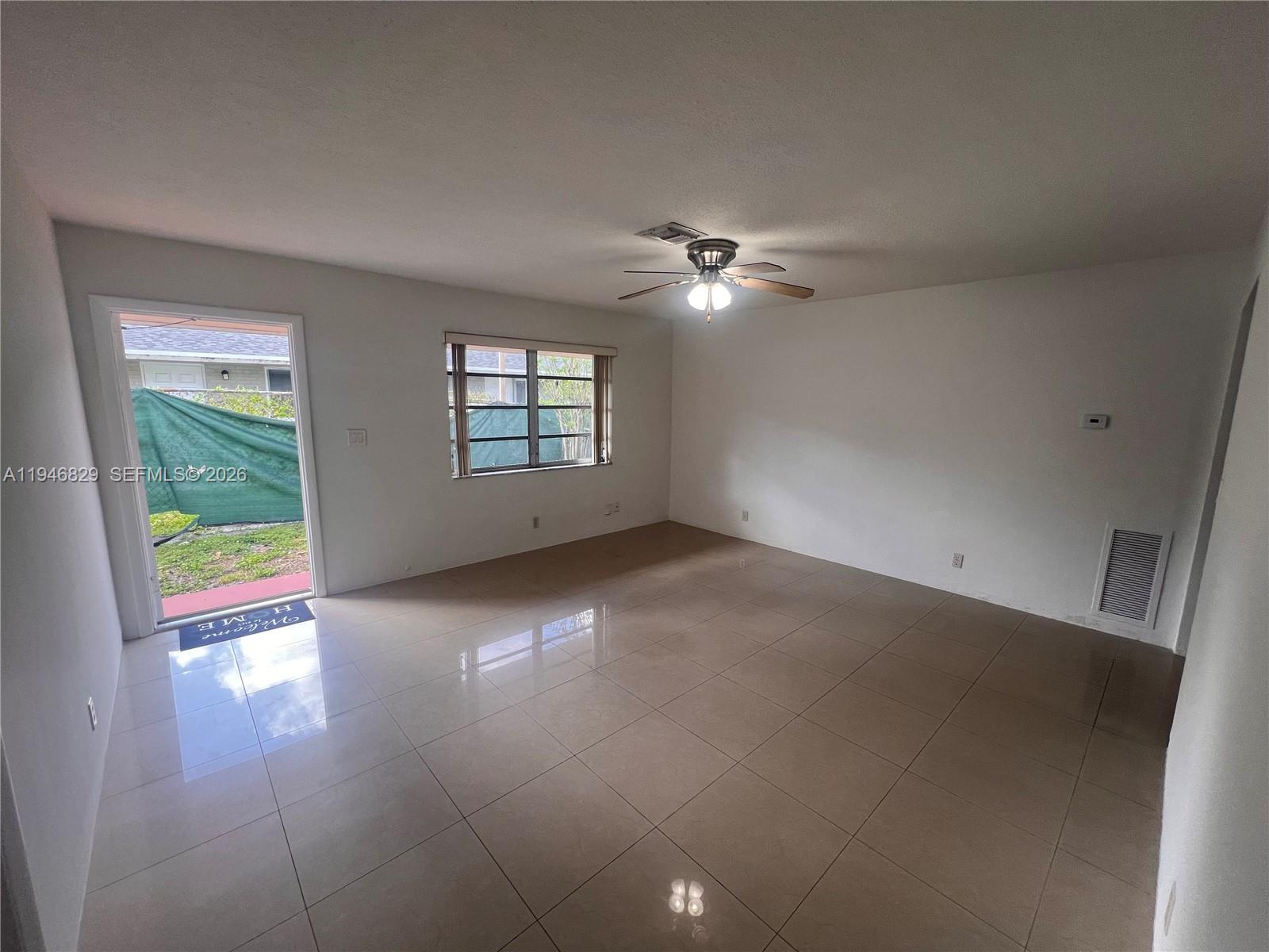 5010 SW 26th Ave # 3 Unit: 1-3