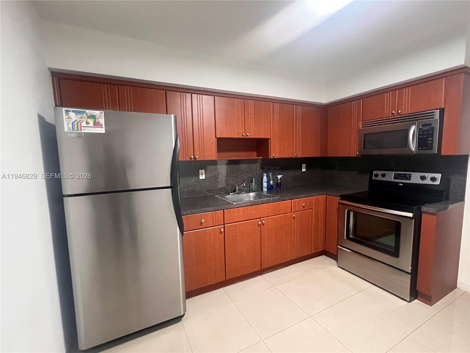 5010 SW 26th Ave # 3 Unit: 1-3