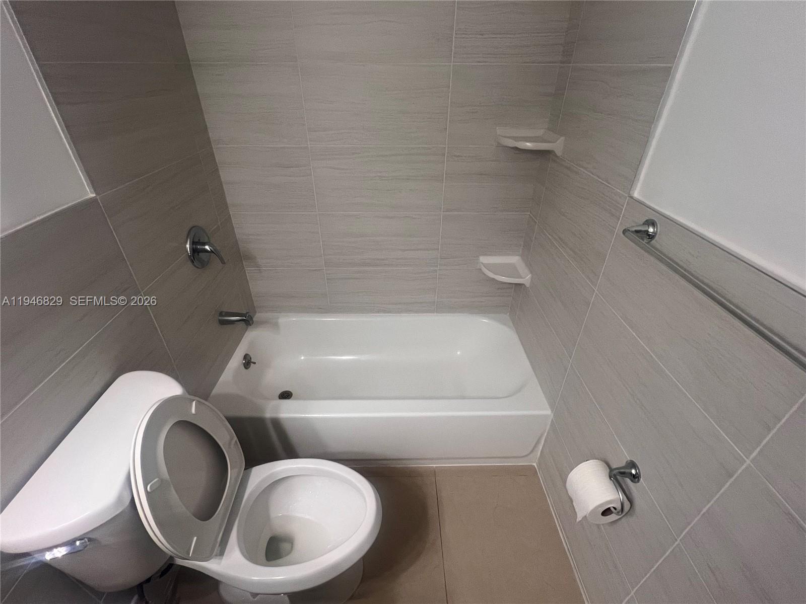 5010 SW 26th Ave # 3 Unit: 1-3