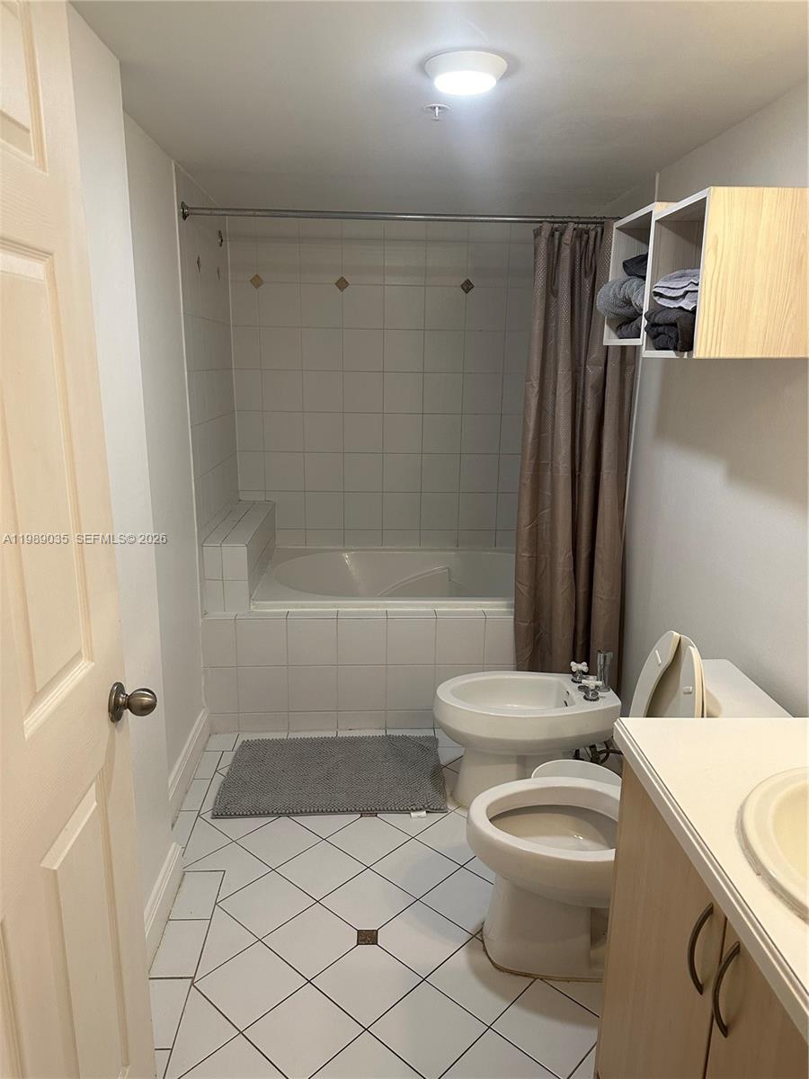 2951 S Bayshore Dr # 417