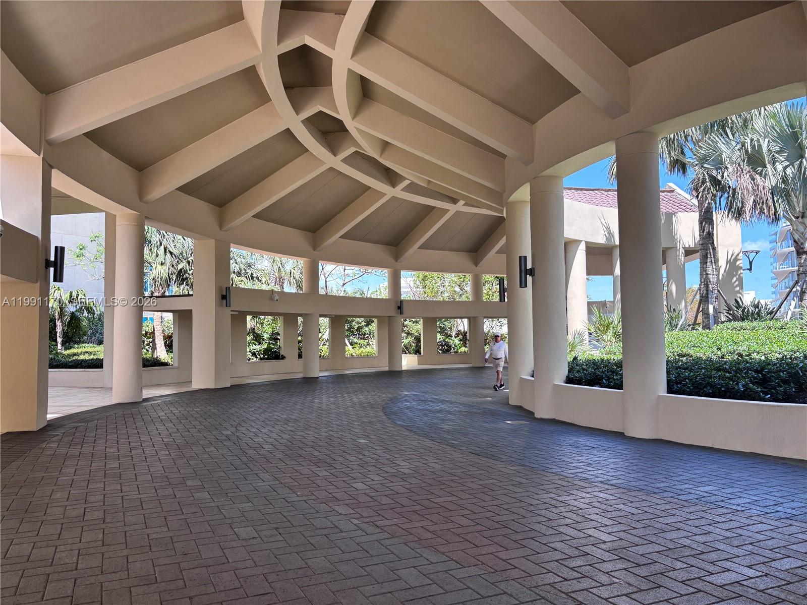 400 S Pointe Dr # 408