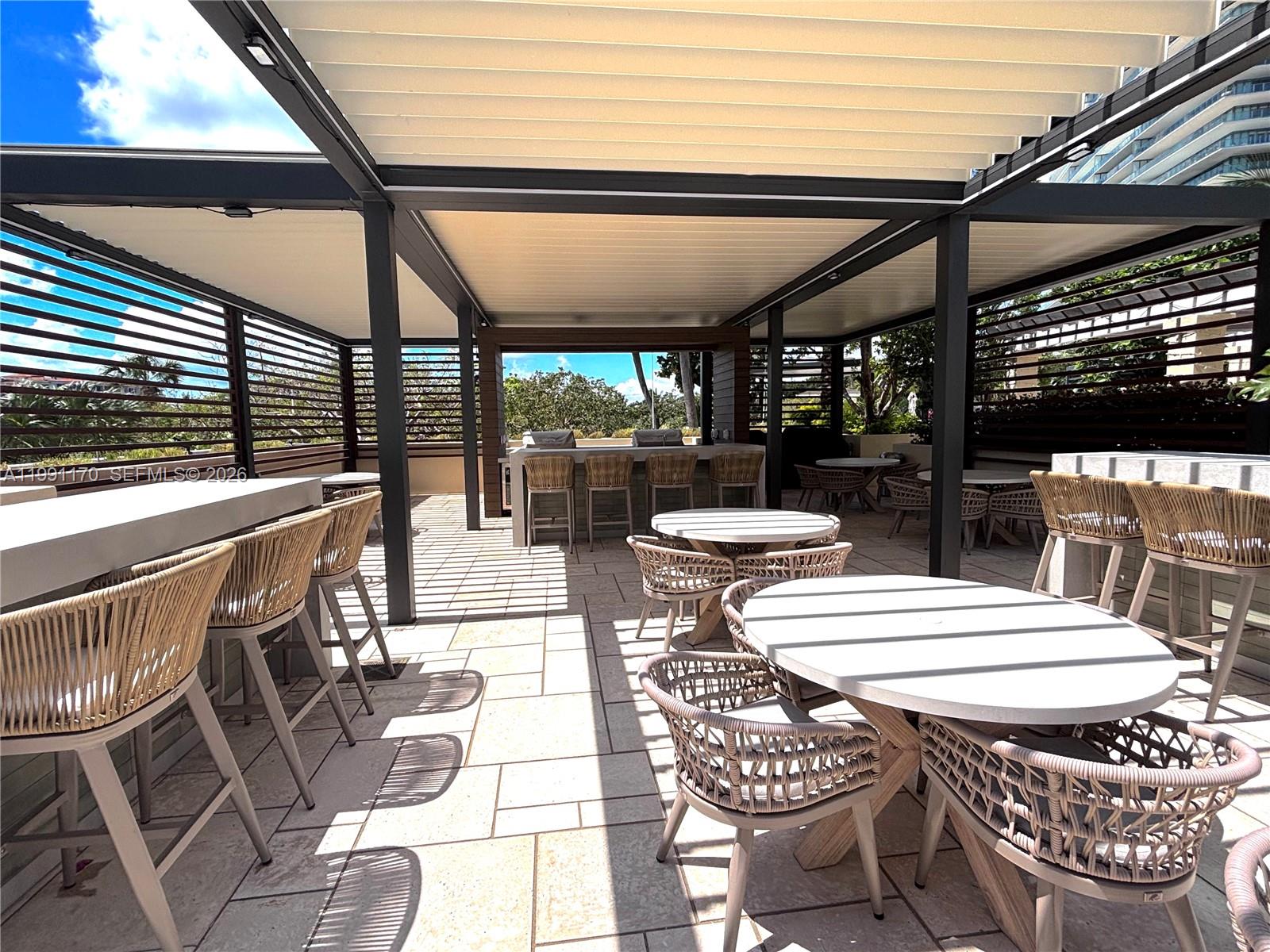 400 S Pointe Dr # 408