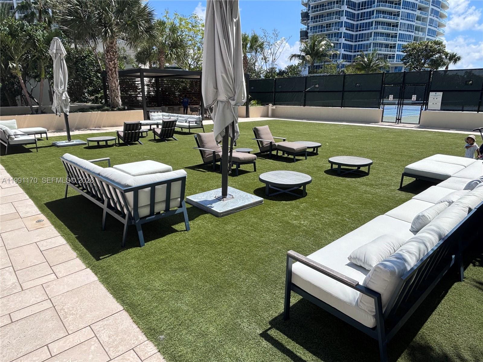 400 S Pointe Dr # 408