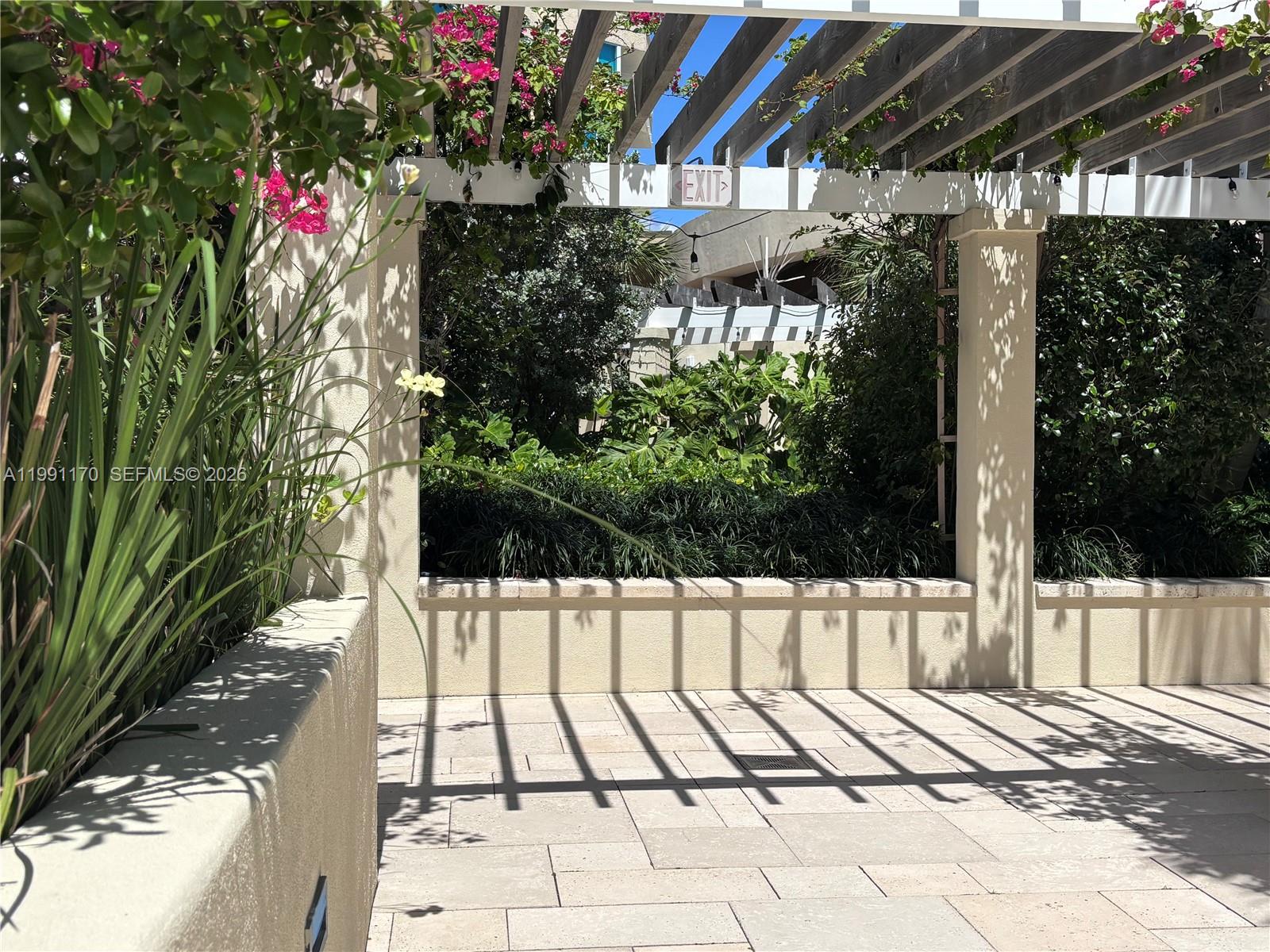 400 S Pointe Dr # 408