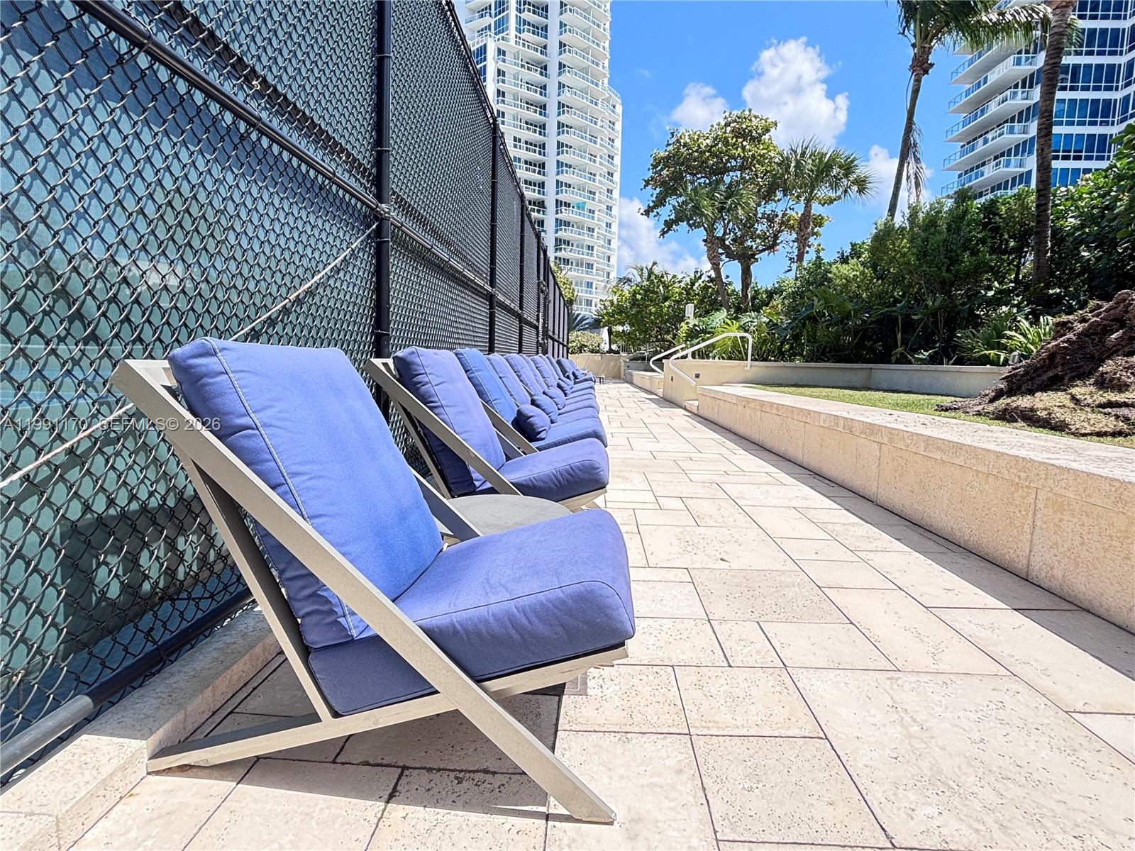 400 S Pointe Dr # 408