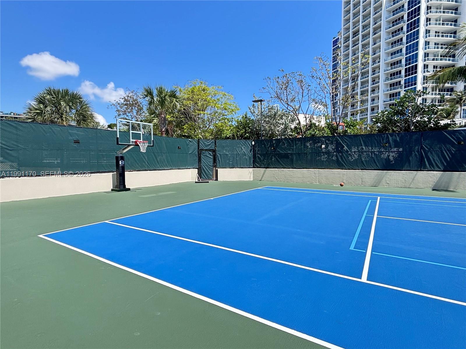 400 S Pointe Dr # 408