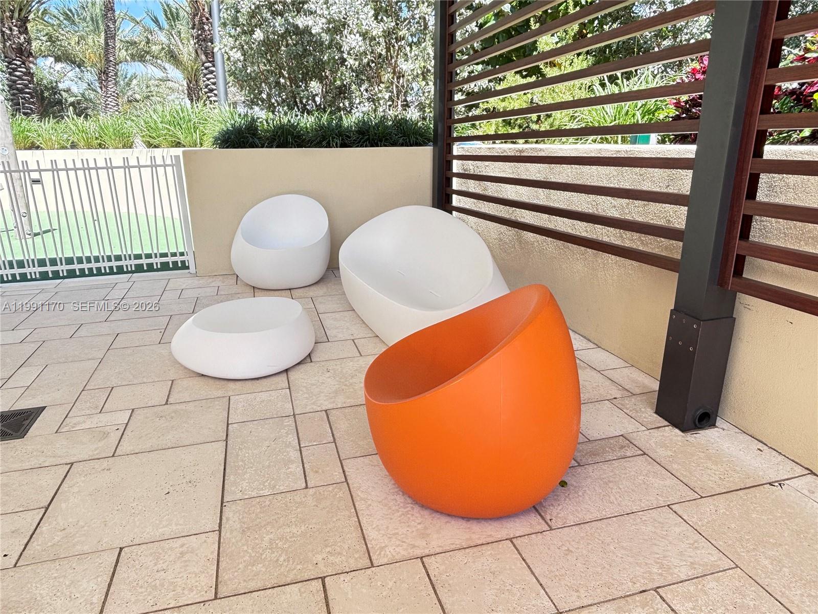 400 S Pointe Dr # 408