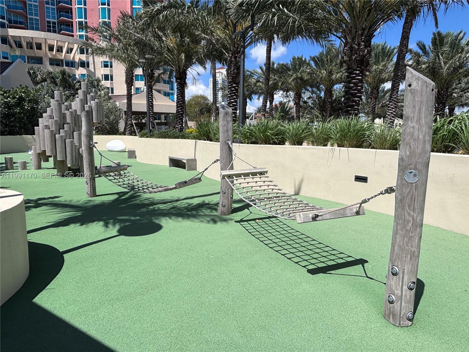 400 S Pointe Dr # 408