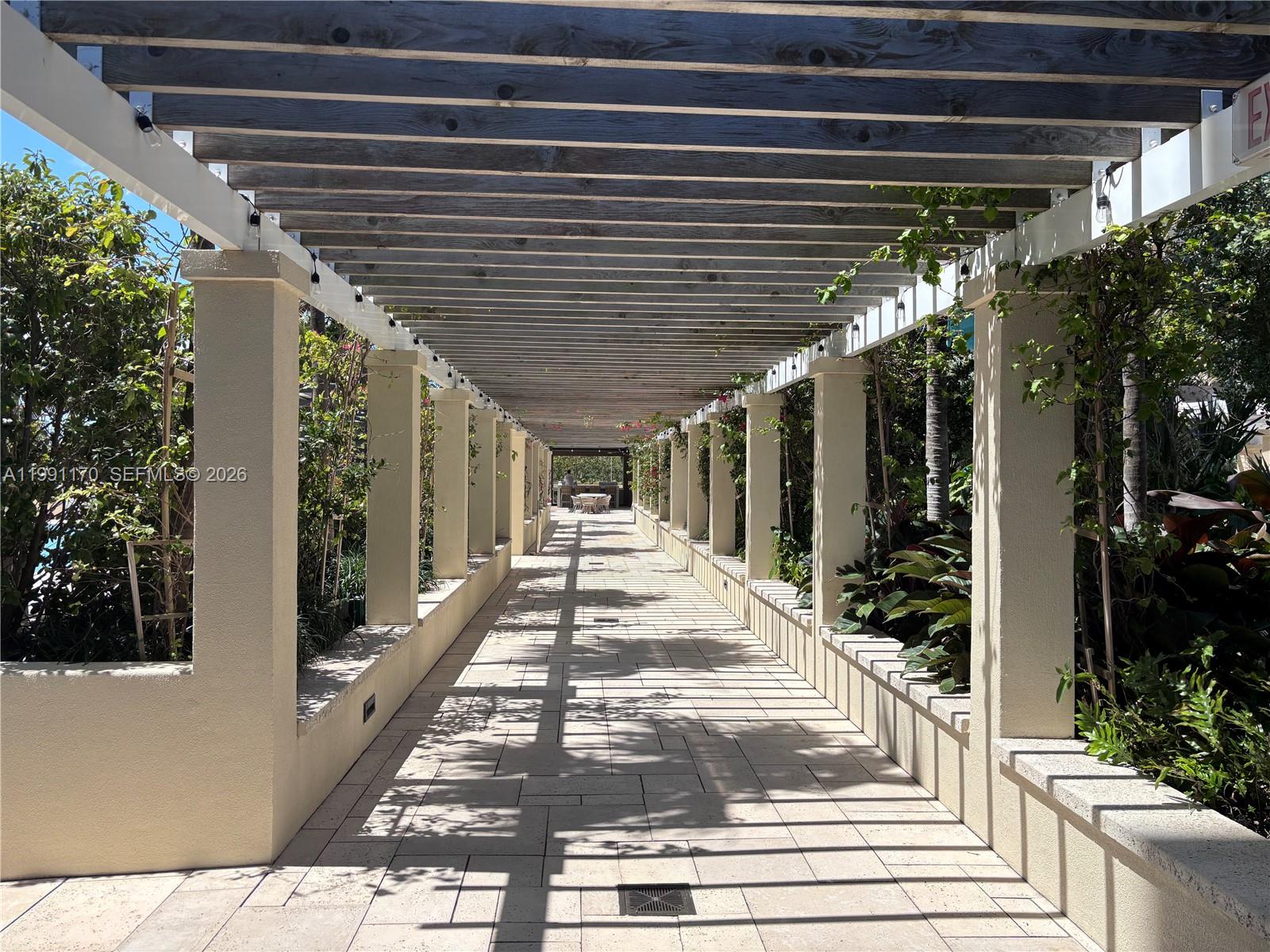 400 S Pointe Dr # 408