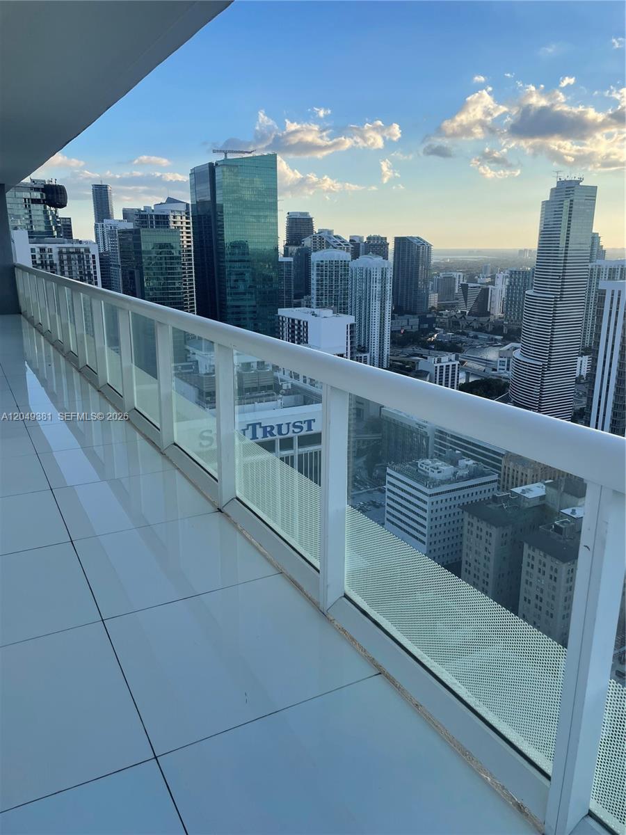 50 Biscayne Blvd # 5001