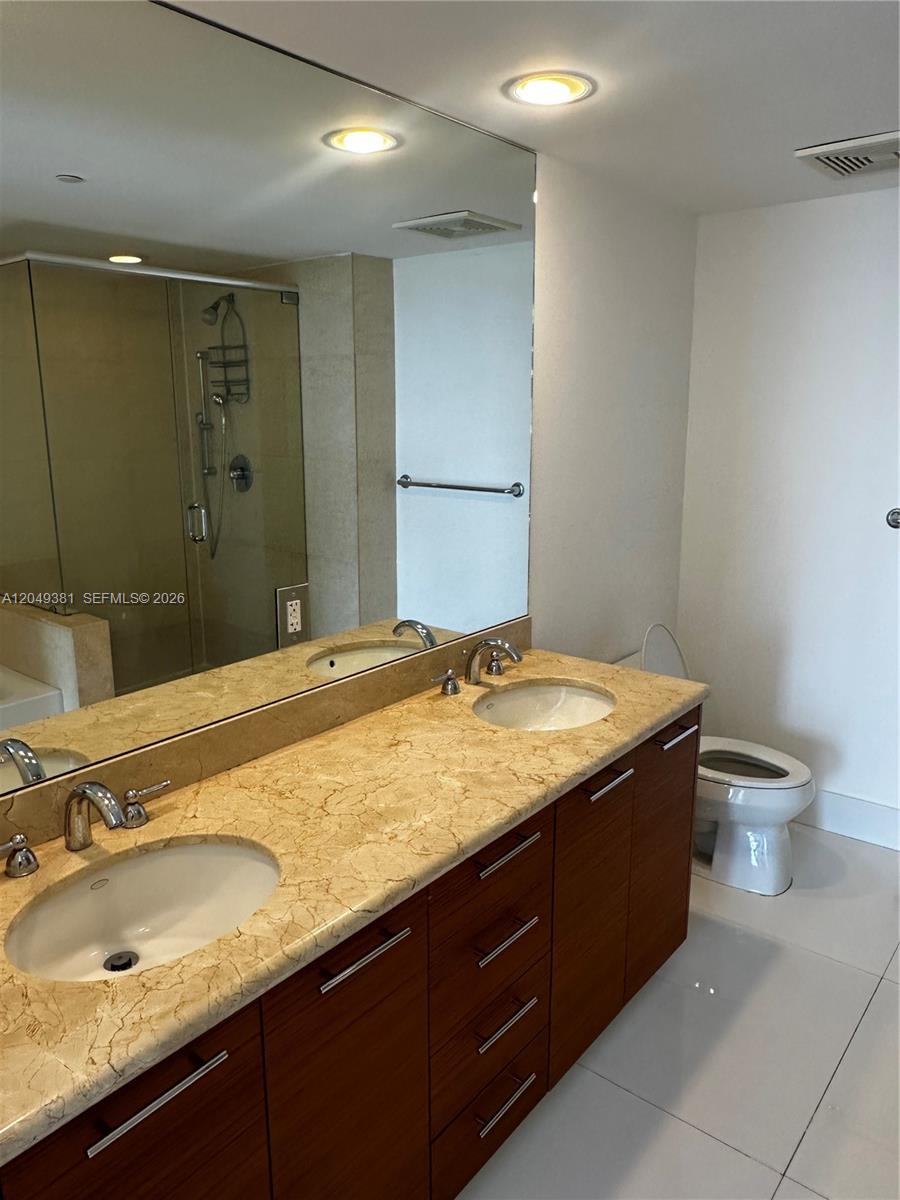 50 Biscayne Blvd # 5001