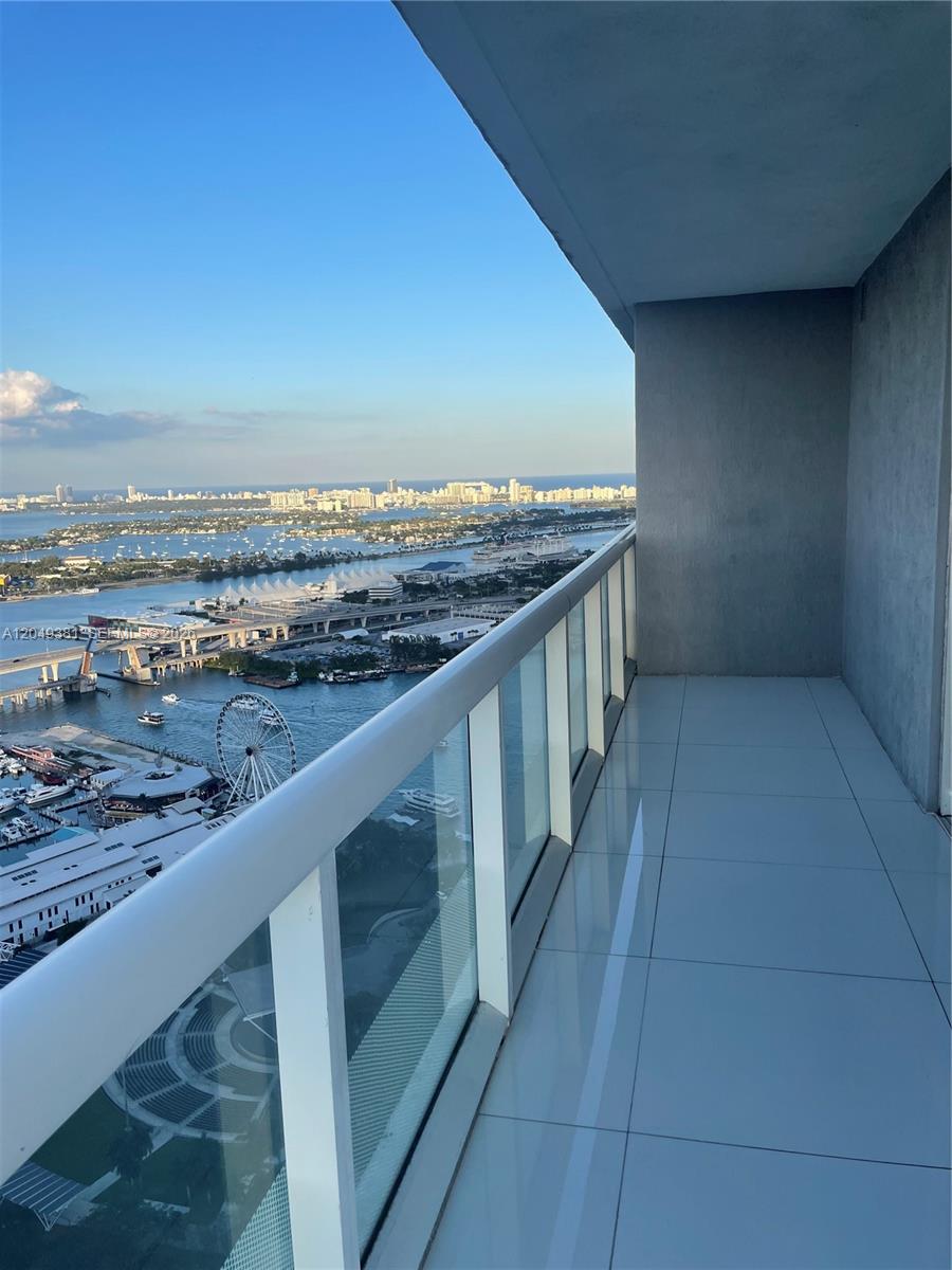 50 Biscayne Blvd # 5001