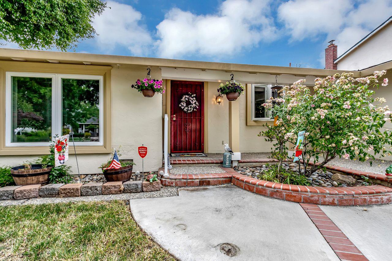 748 Dubanski DR