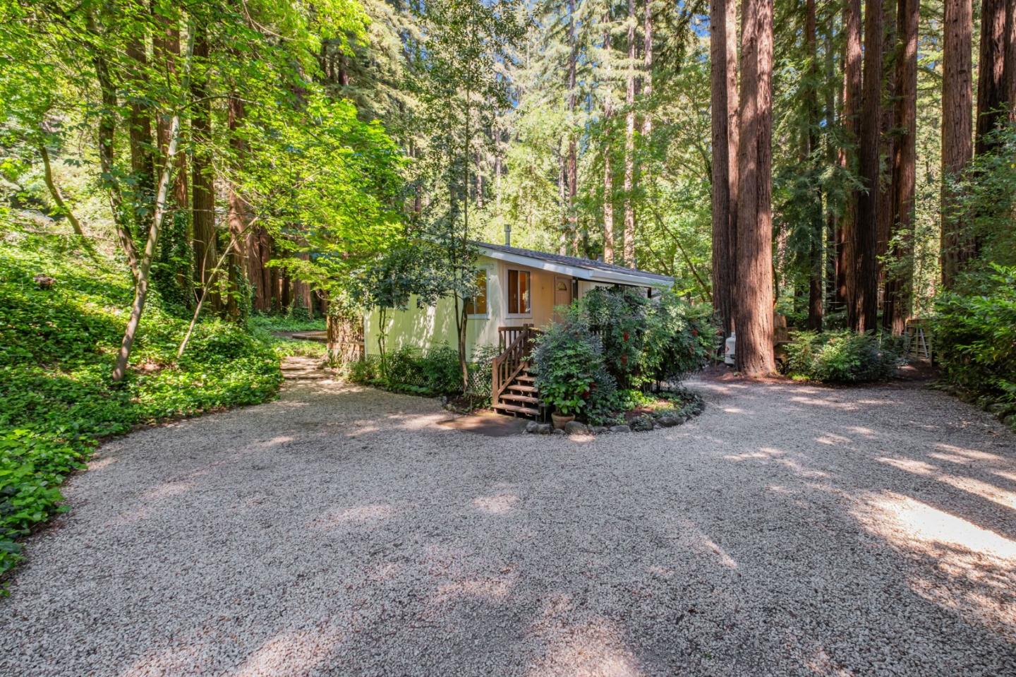 657 River DR