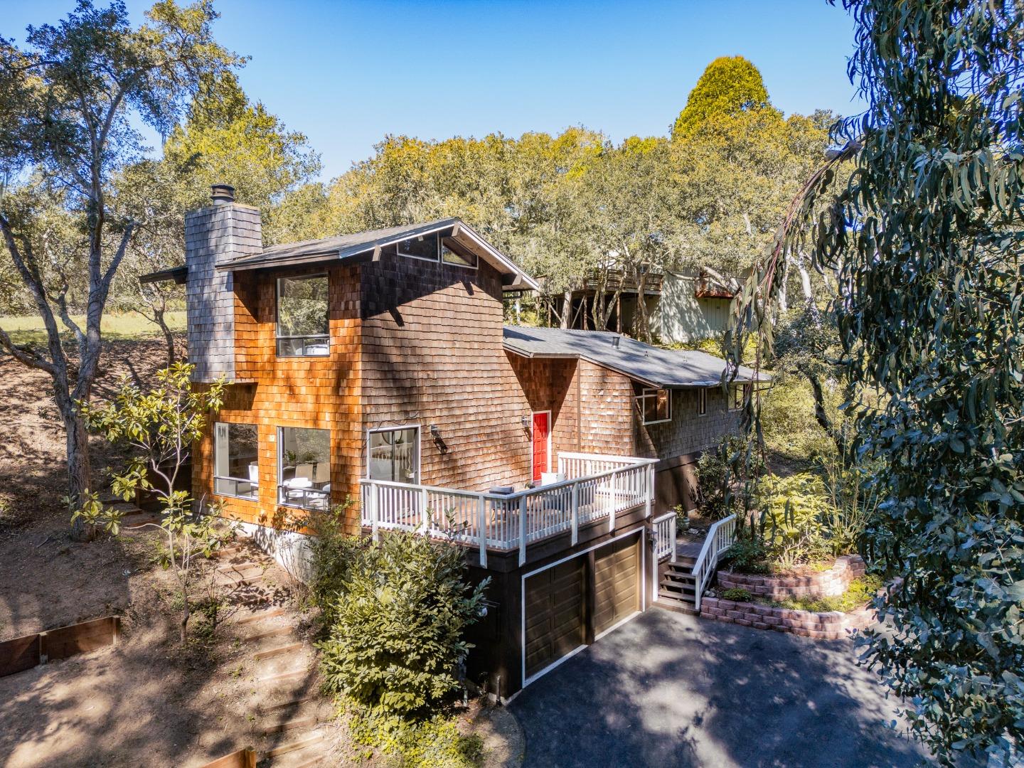 102 Robak DR