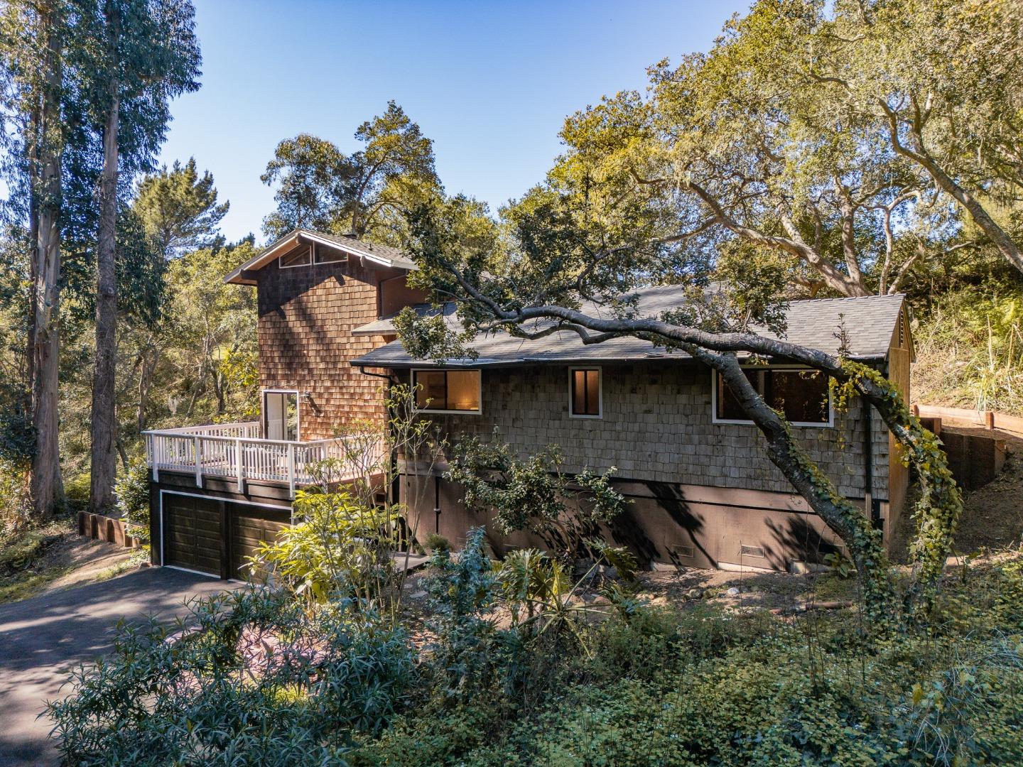 102 Robak DR