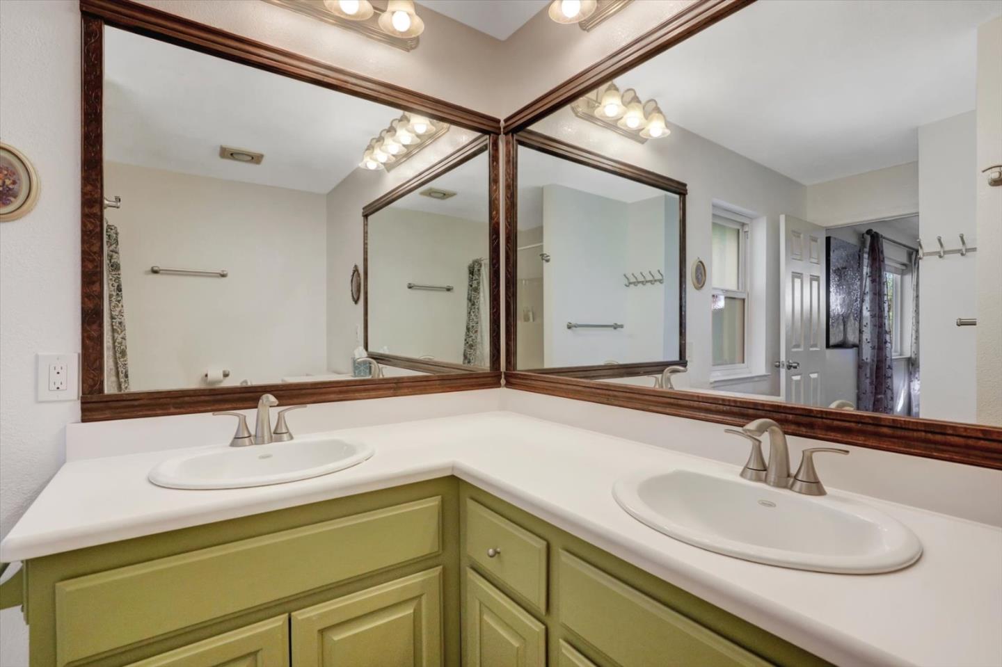 11544 Torrey Pines Drive