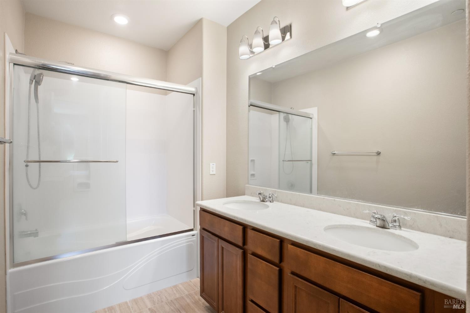 12 Lesina Way