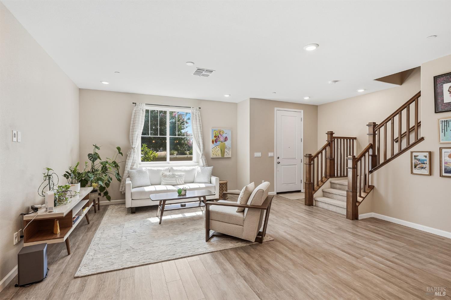 12 Lesina Way