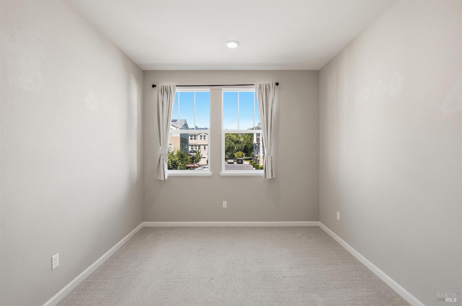 12 Lesina Way