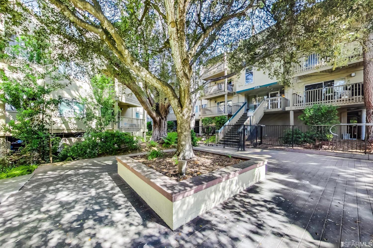 361 Half Moon Lane Unit: 213