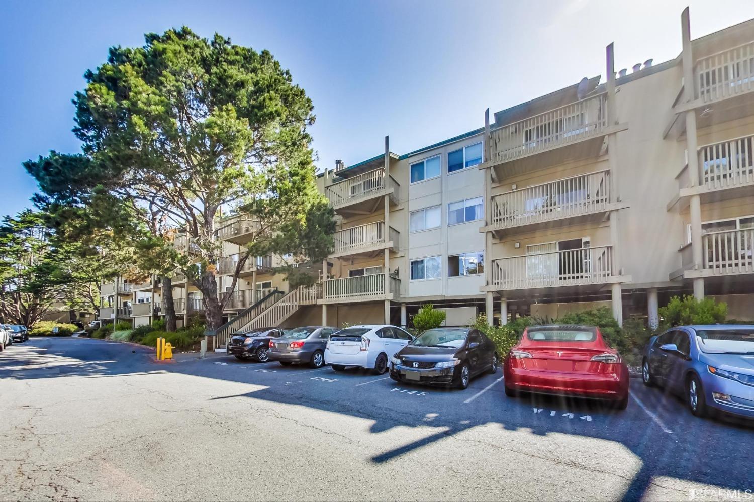 361 Half Moon Lane Unit: 213