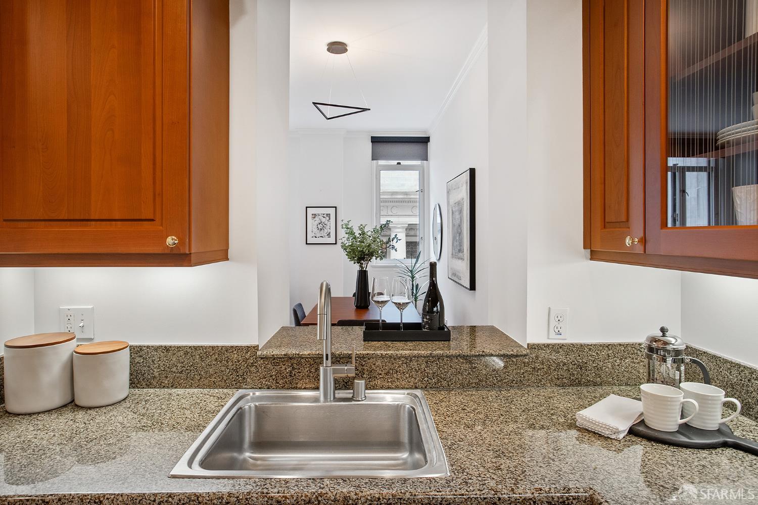 201 Sansome Street # 303