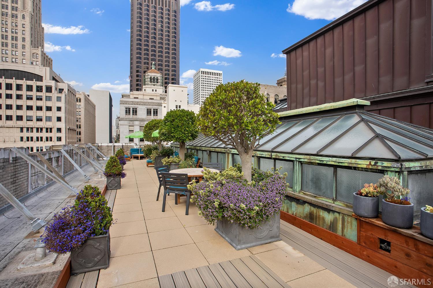 201 Sansome Street # 303