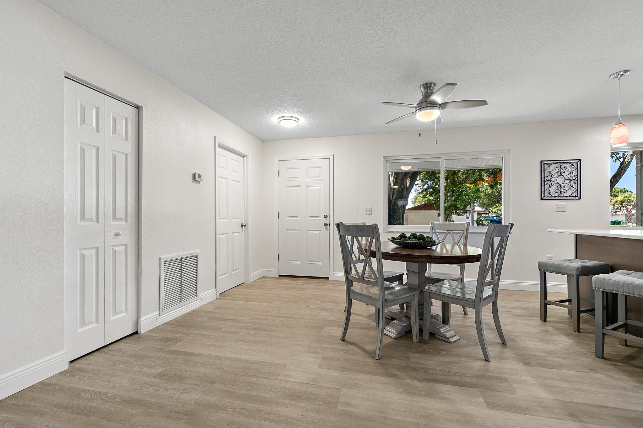1991 Ontario Circle S