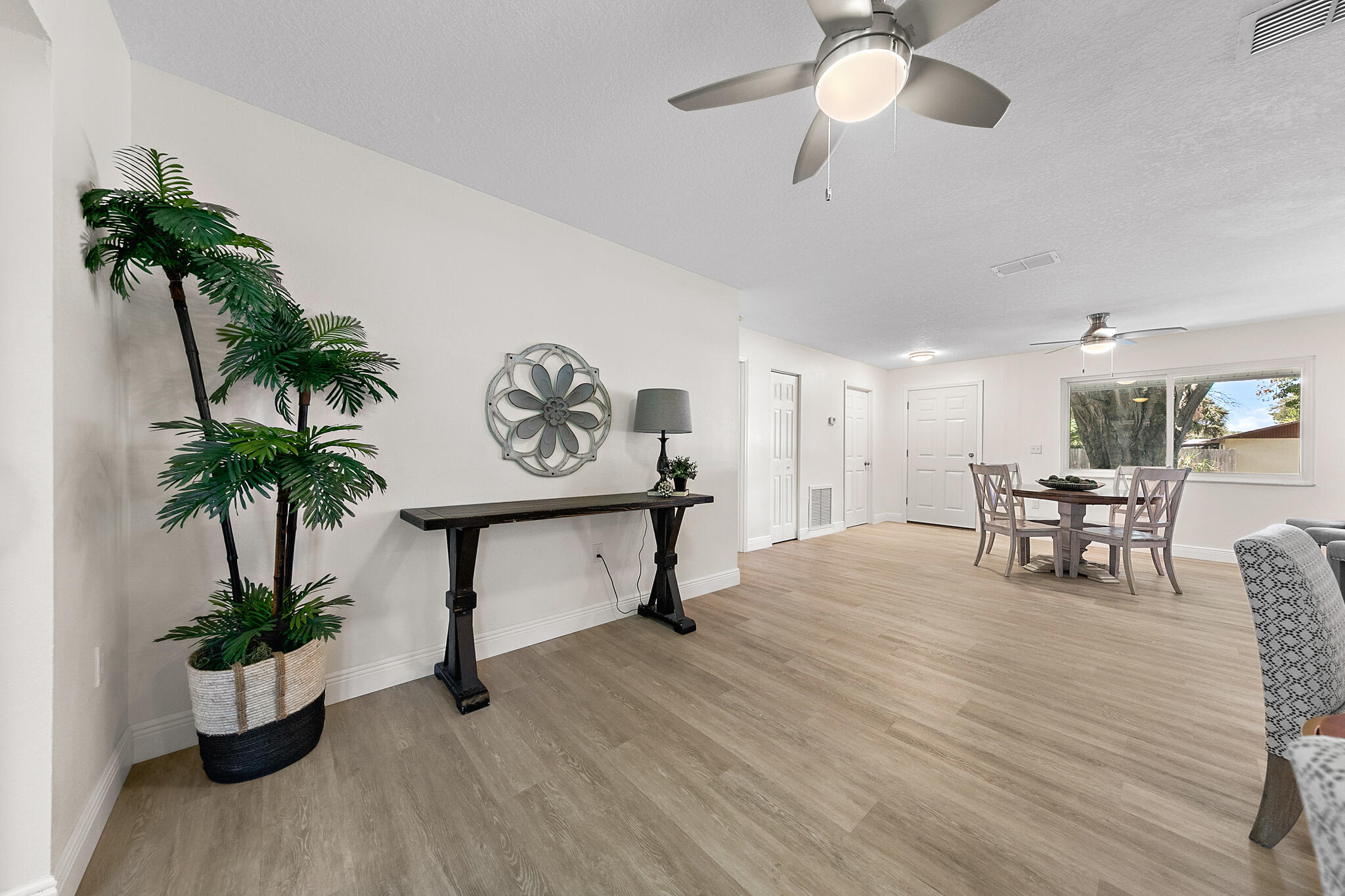 1991 Ontario Circle S