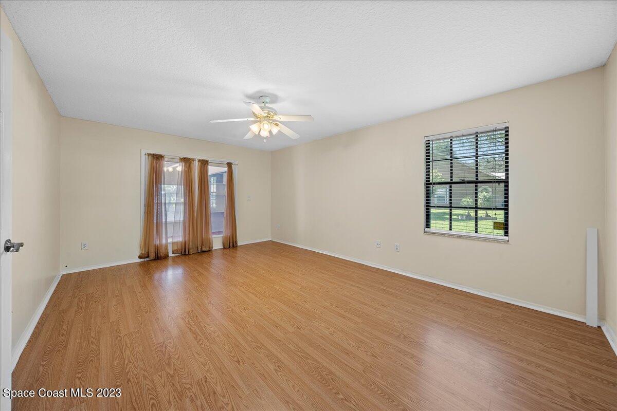 715 Seymour Road NE