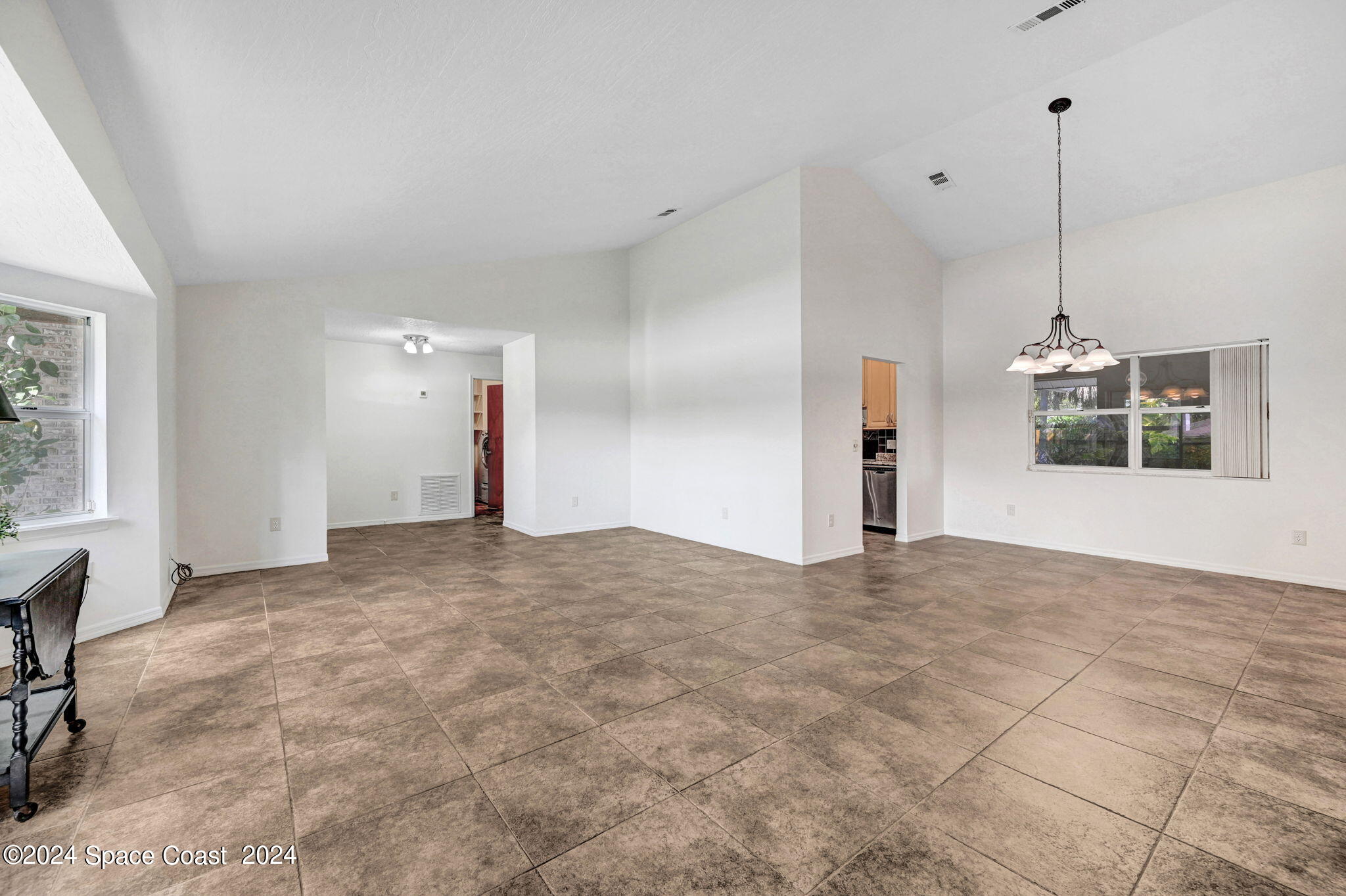 1040 Pineapple Avenue NE