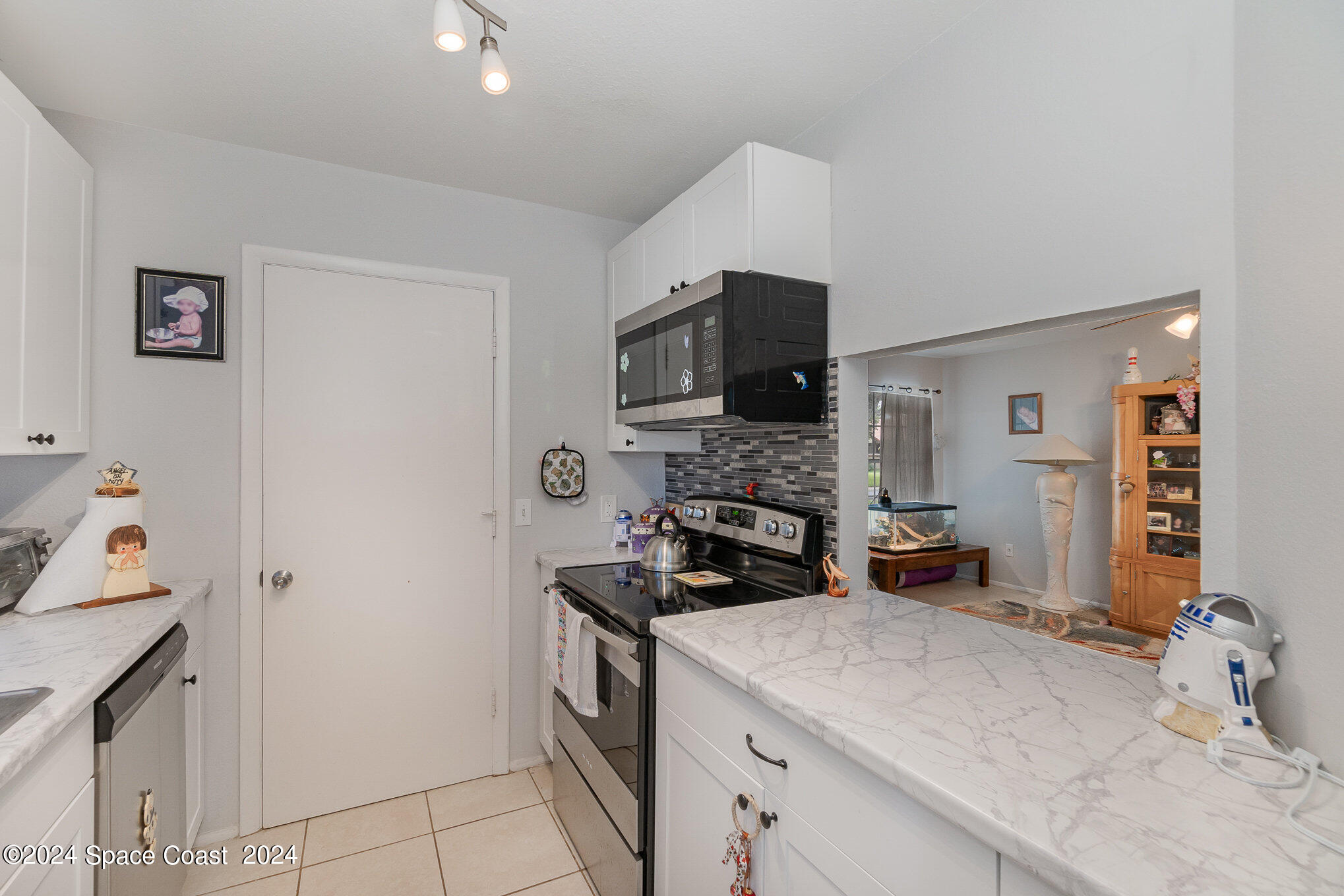 898 Brow Court NE