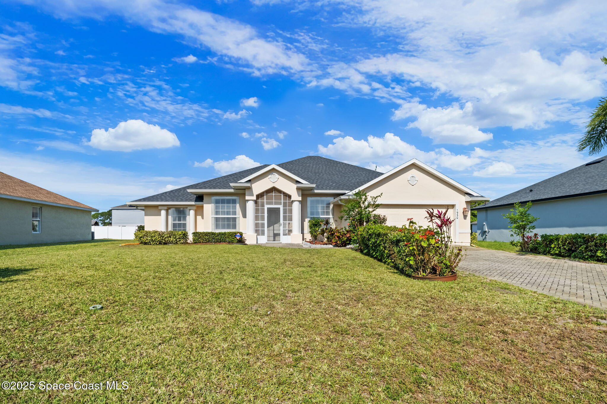 1950 De Groodt Road SW