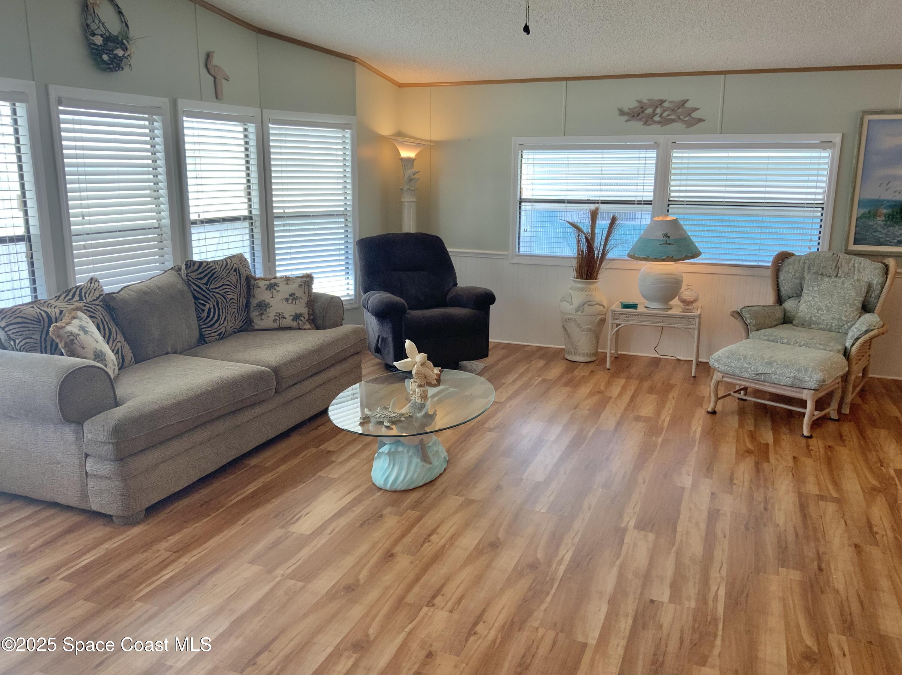 2329 Coconut Palm Drive NE