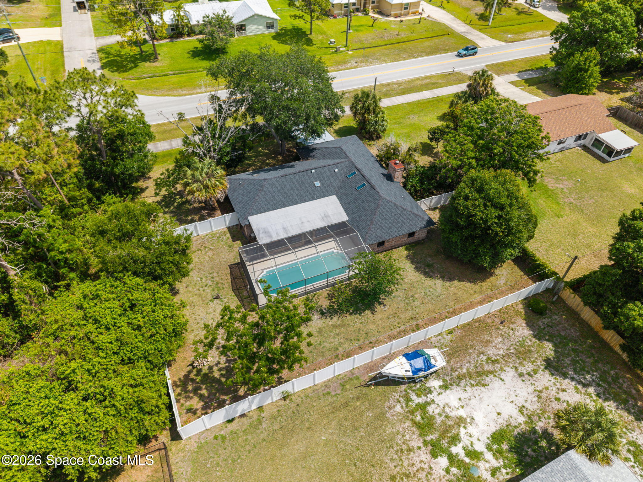 828 Emerson Drive NE