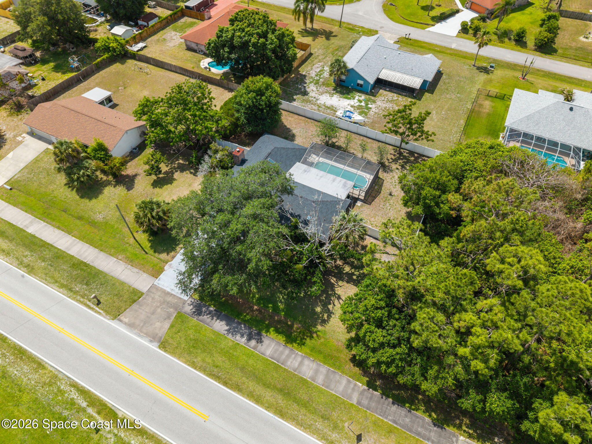 828 Emerson Drive NE