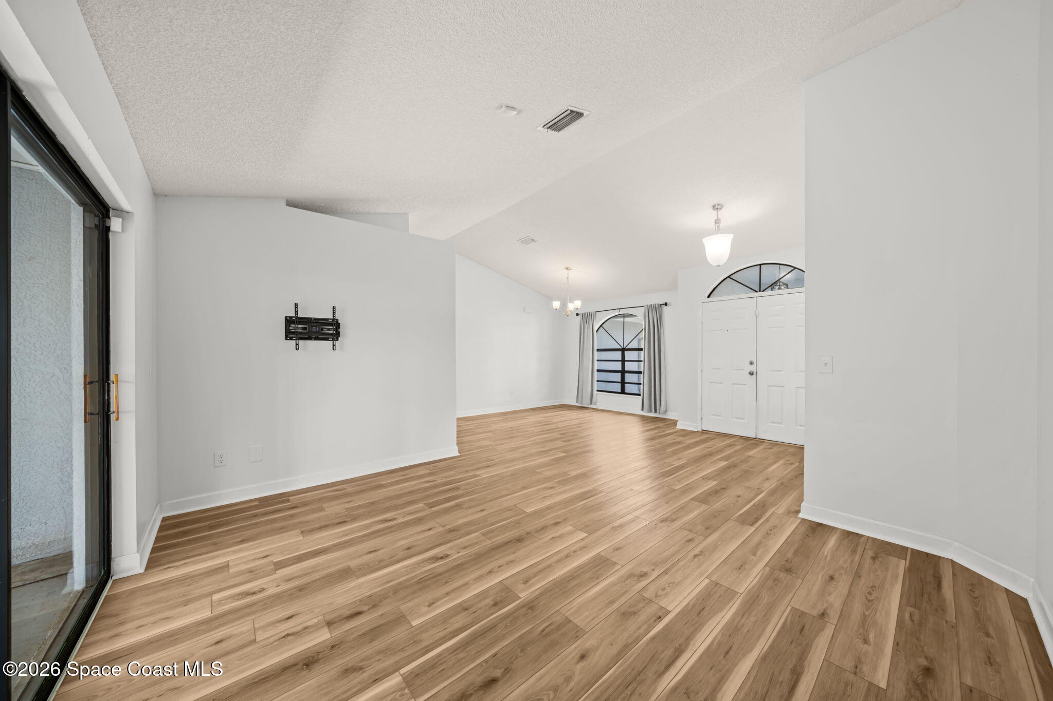 221 Seahorse Circle SE
