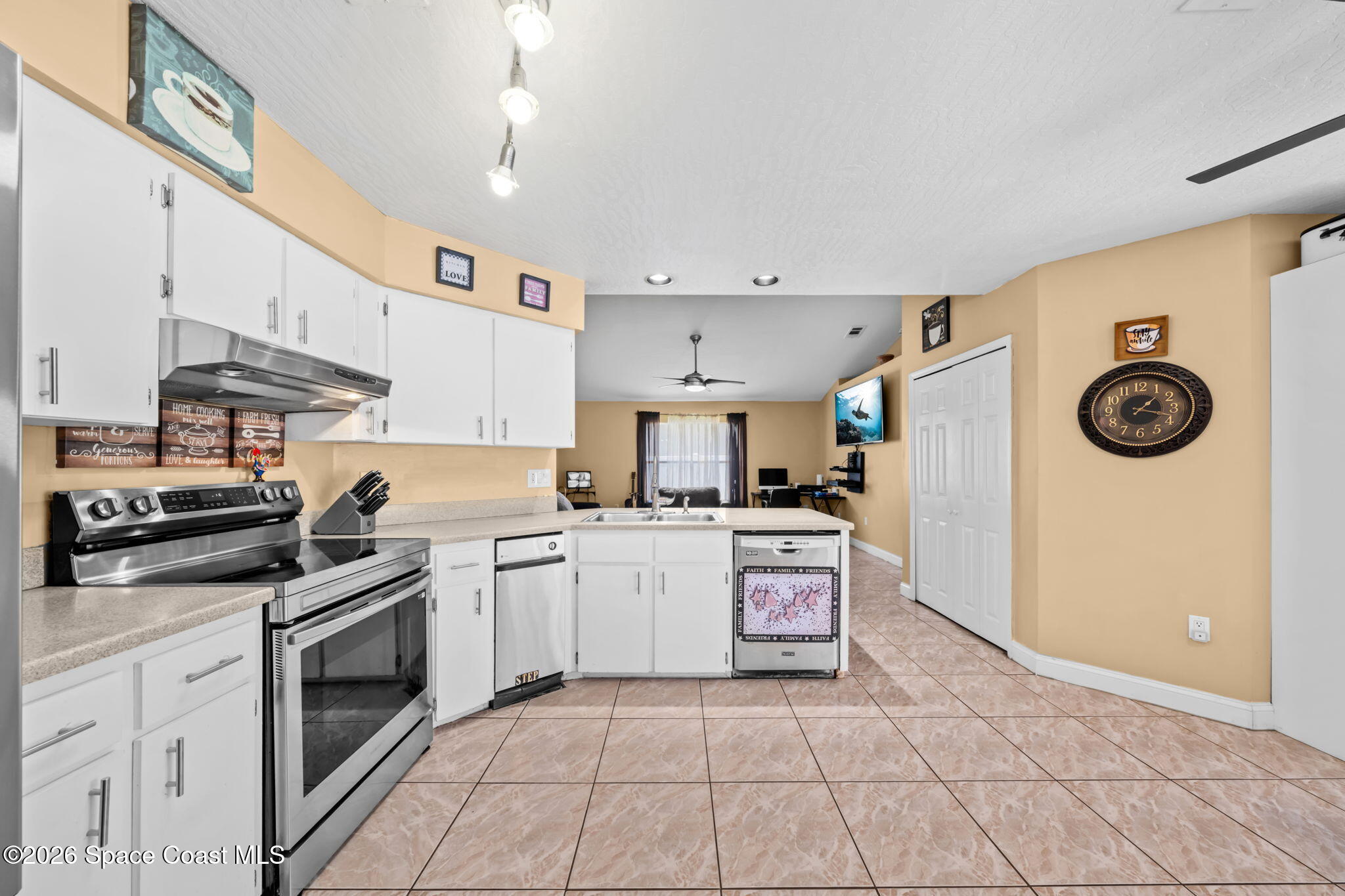 413 Lisa Road NE