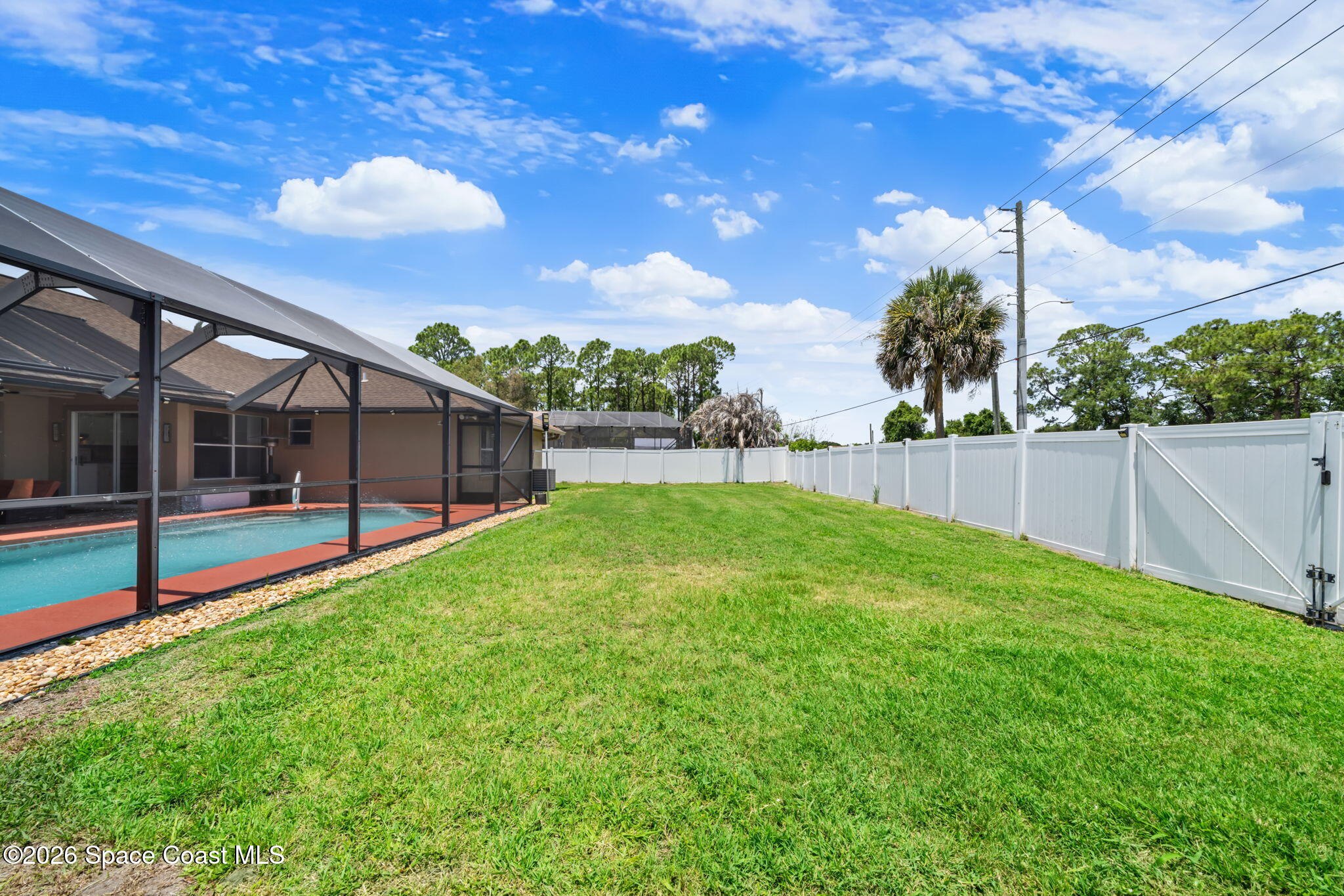 413 Lisa Road NE