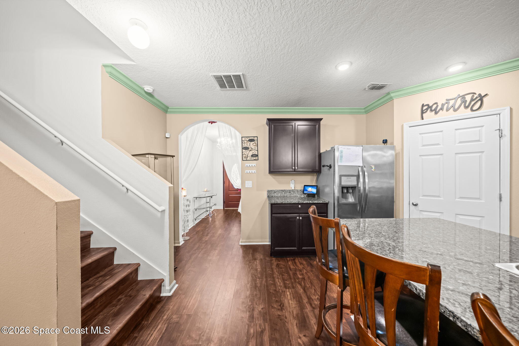 777 Old Country Road SE