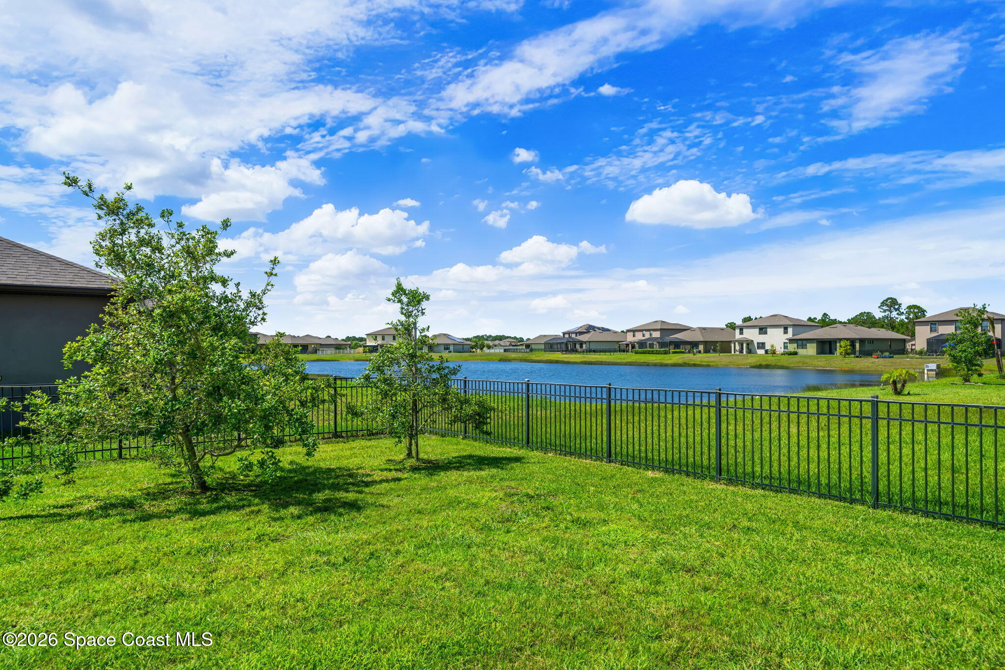 777 Old Country Road SE