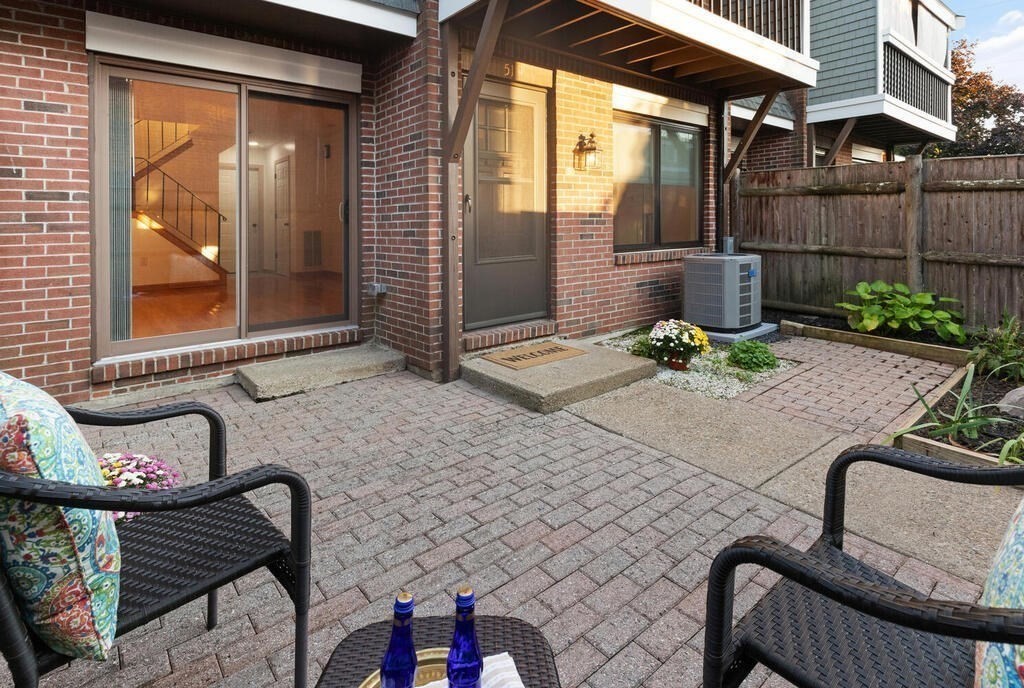 51 Rosewood Dr # 51