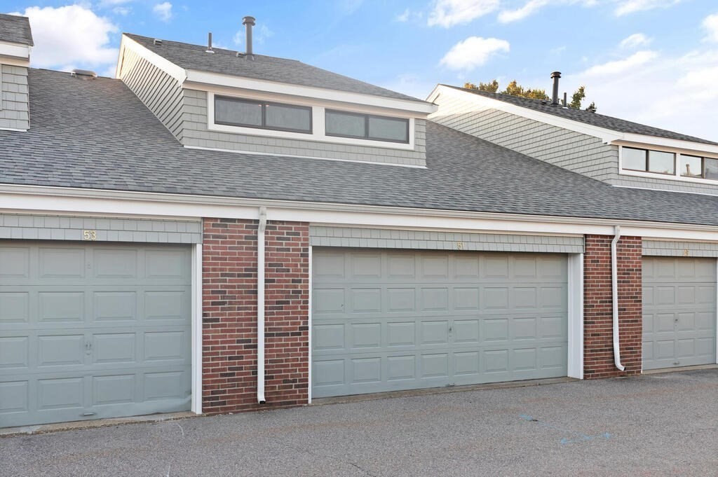 51 Rosewood Dr # 51